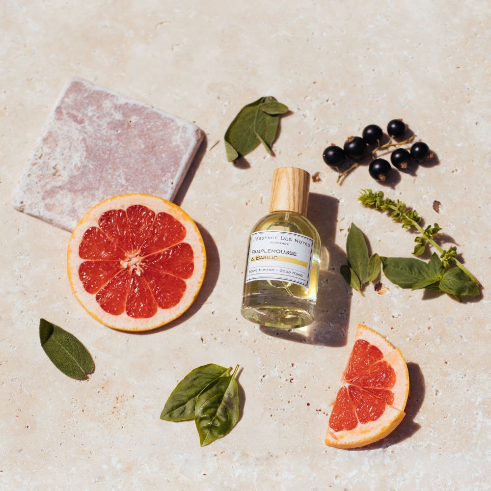 Différence parfum naturel et synthétique : tout savoir