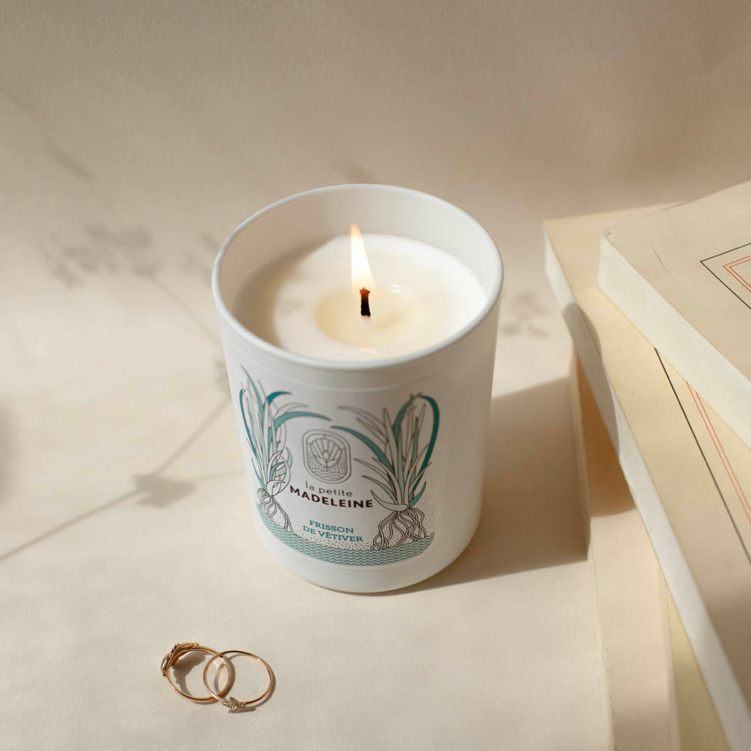 La Petite Madeleine Bougie Parfumée 180g Frisson de Vétiver à base de cire végétale